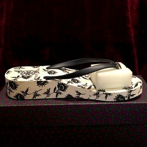 NEW Tory Burch Thandie wedge flip flop
